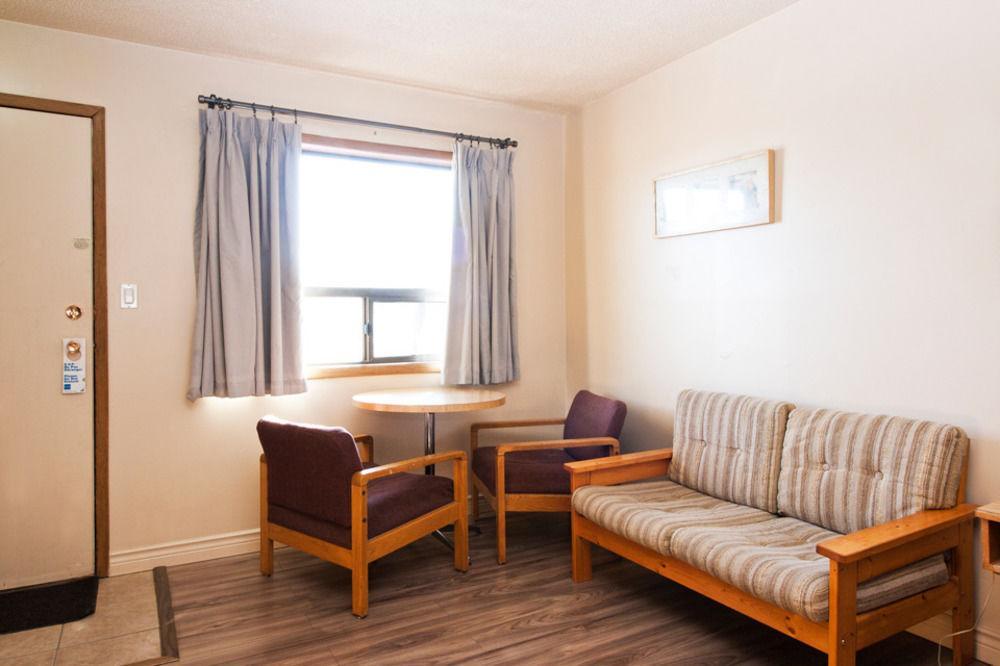 Horizon Motel Saint Albert Екстериор снимка